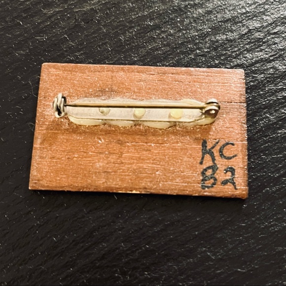 Vintage National Wildlife Conservation Cardinal Stamp Brooch Stamp Wooden Back - Picture 7 of 10